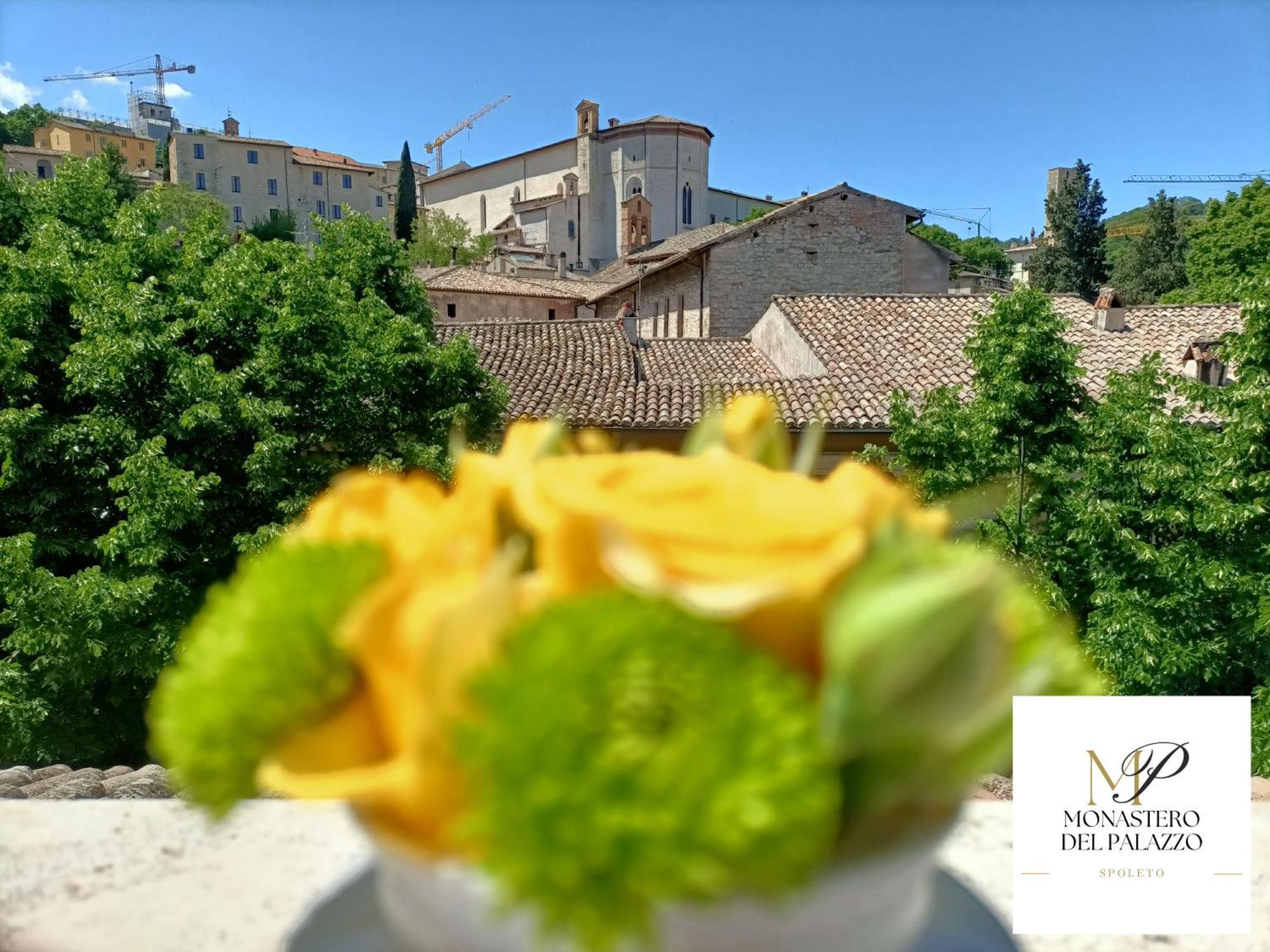 Monastero Del Palazzo Casa Vacanze Spoleto Luaran gambar